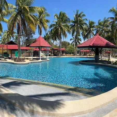 Borneo Beach & Mangrove Resort Tuaran Экстерьер фото