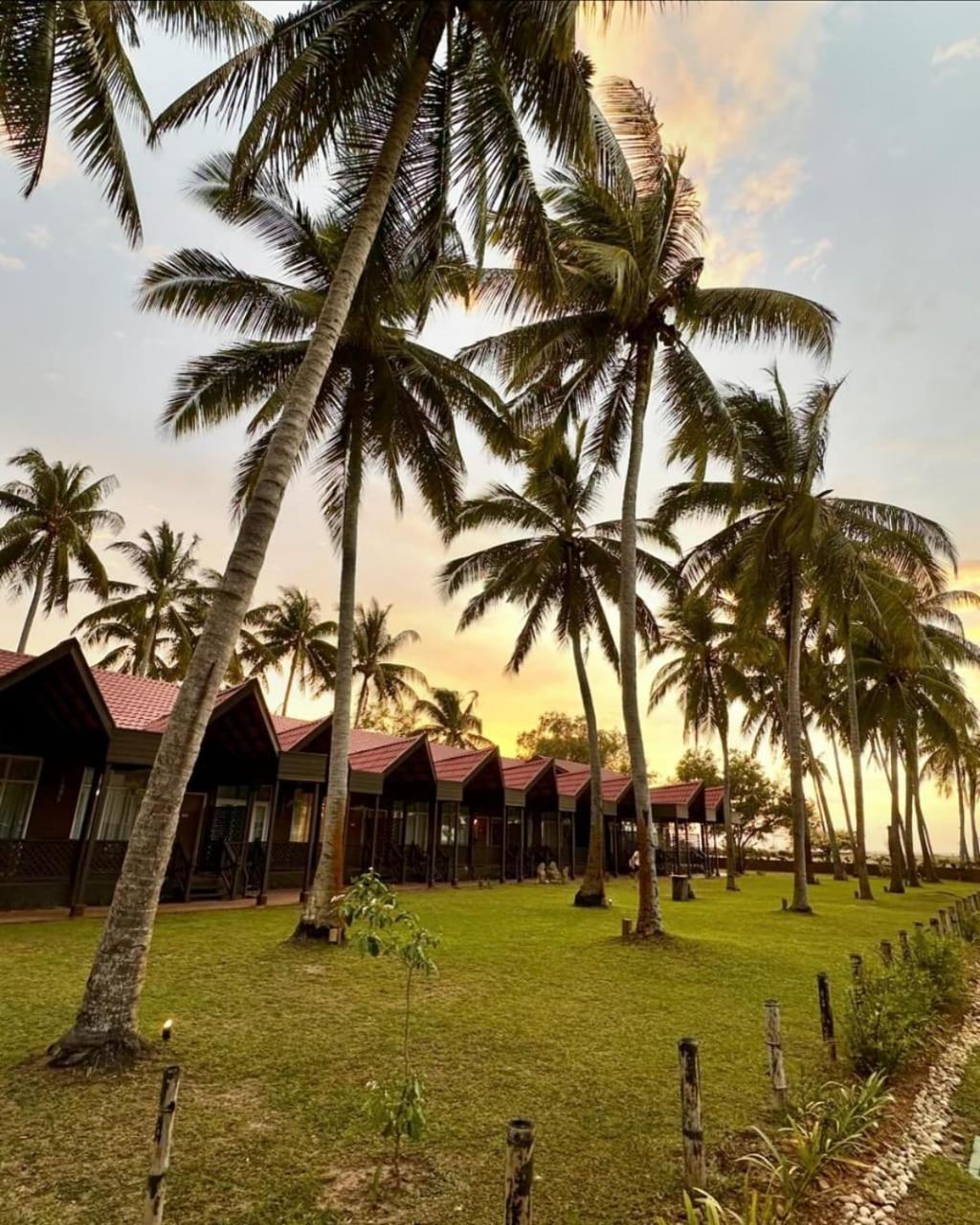 Borneo Beach & Mangrove Resort Tuaran Экстерьер фото