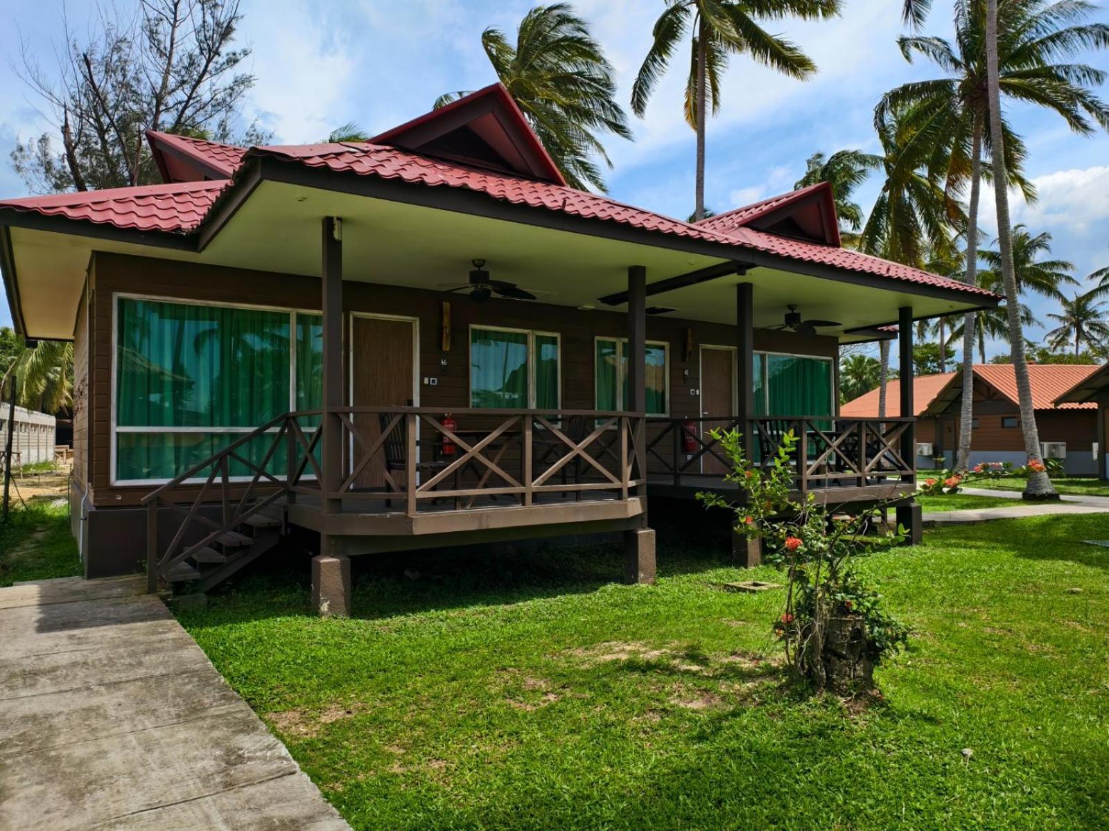 Borneo Beach & Mangrove Resort Tuaran Экстерьер фото